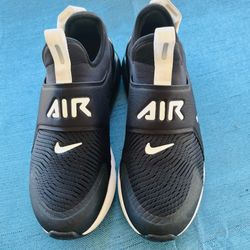 Nike AirMax 270