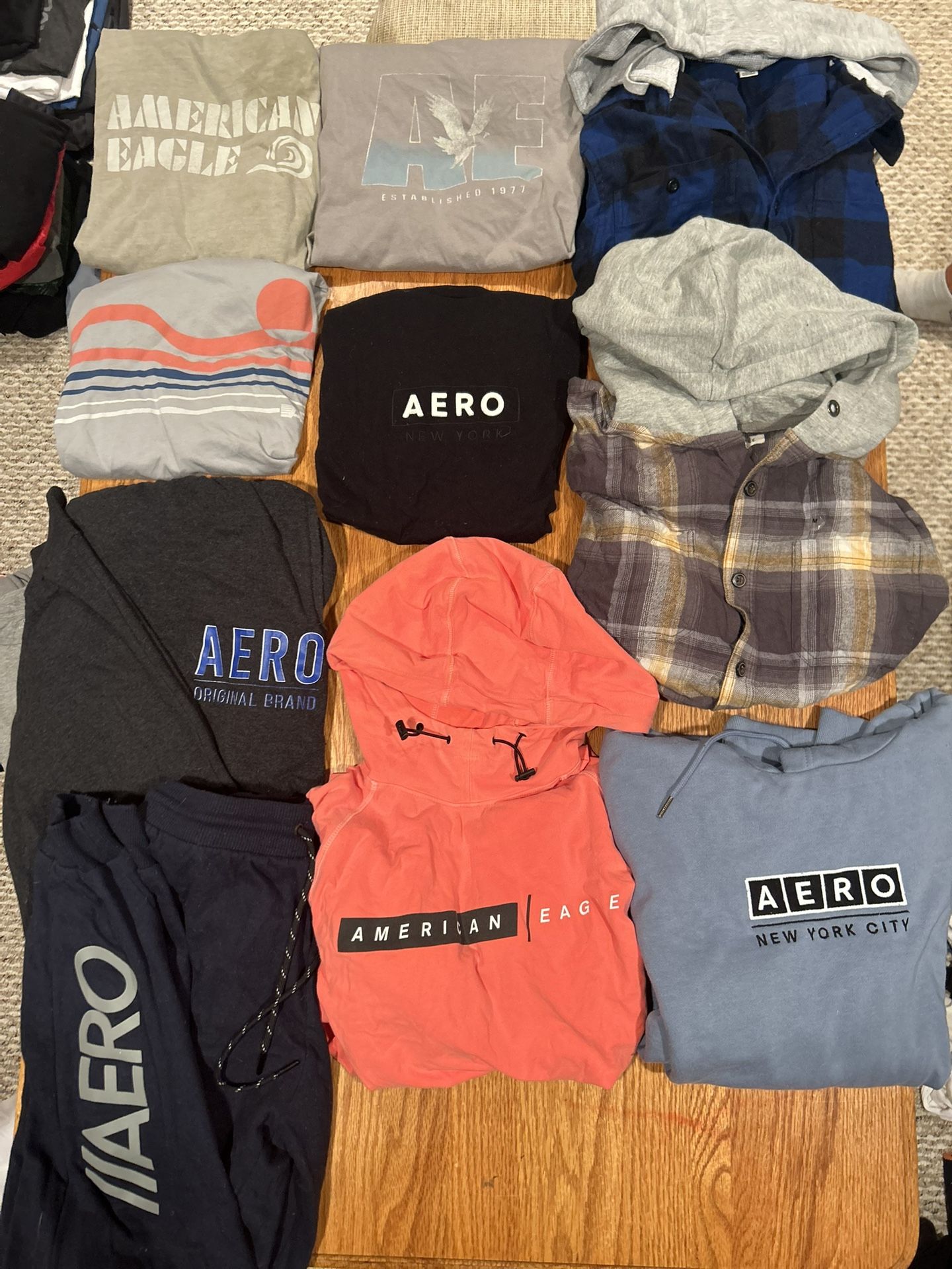 Men’s AE & AERO Bundle (10 pcs) – Hoodies, Tees, Joggers – Size M