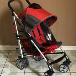 PRACTICALLY NEW CHICCO LIGHT WEIGHT STROLLER!!!!