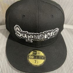 Supreme Gonz Logo New Era® Style: Black 7 1/2  7 3/4