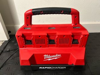 Milwaukee M18 18V Lithium-Ion PACKOUT 6-Port Rapid Charger