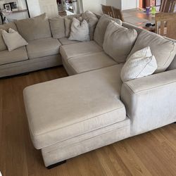 Living spaces sectional couch