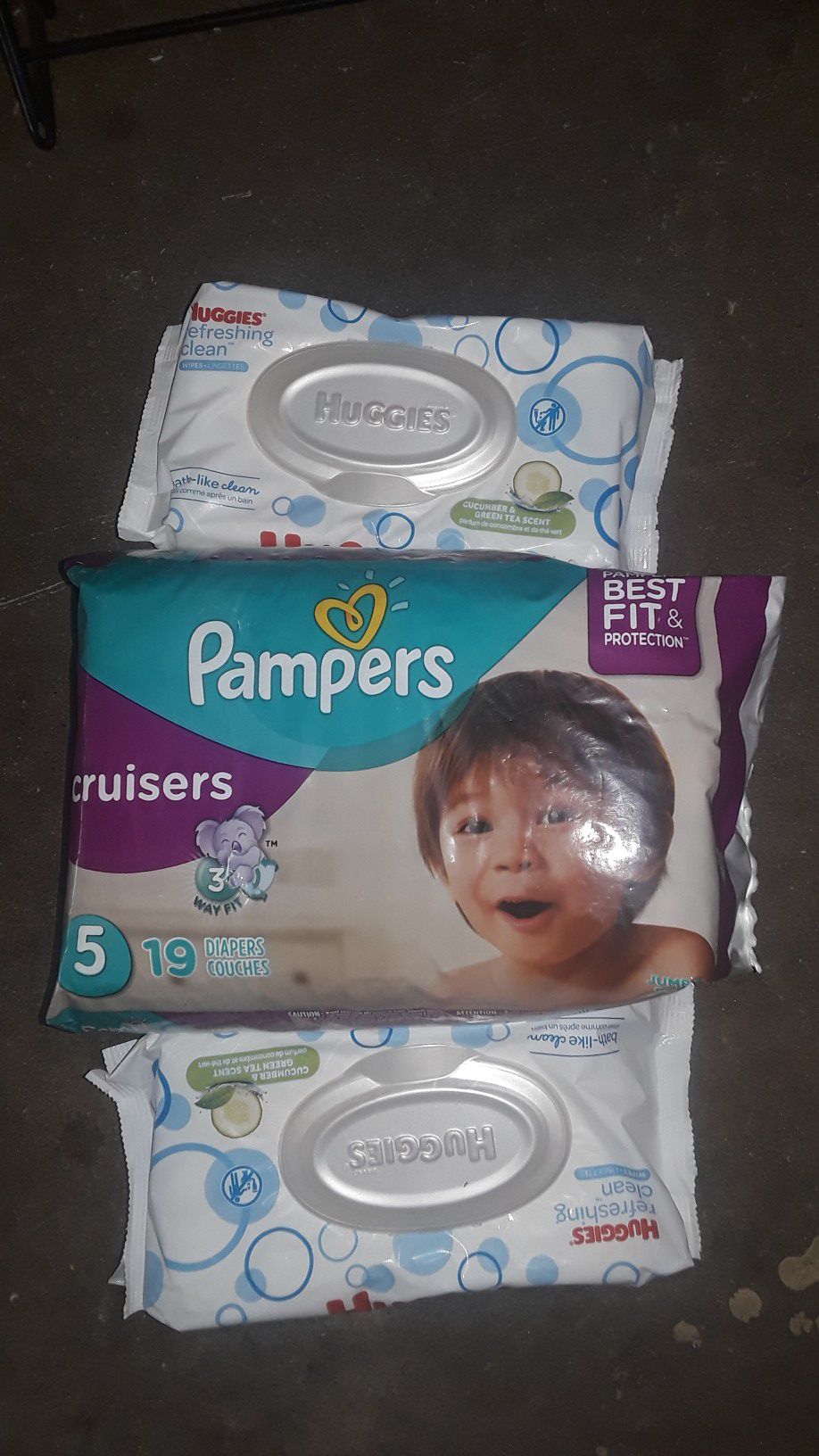 Pampers size 5 and wipes