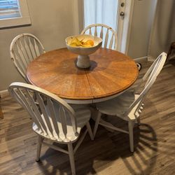 Round Pedestal Table And Chairs