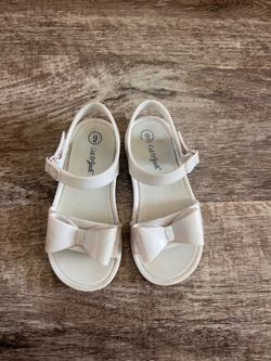Cat & Jack Girls Bow Sandals Size 9