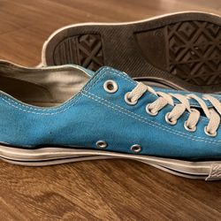 Converse Woman’s Size 9