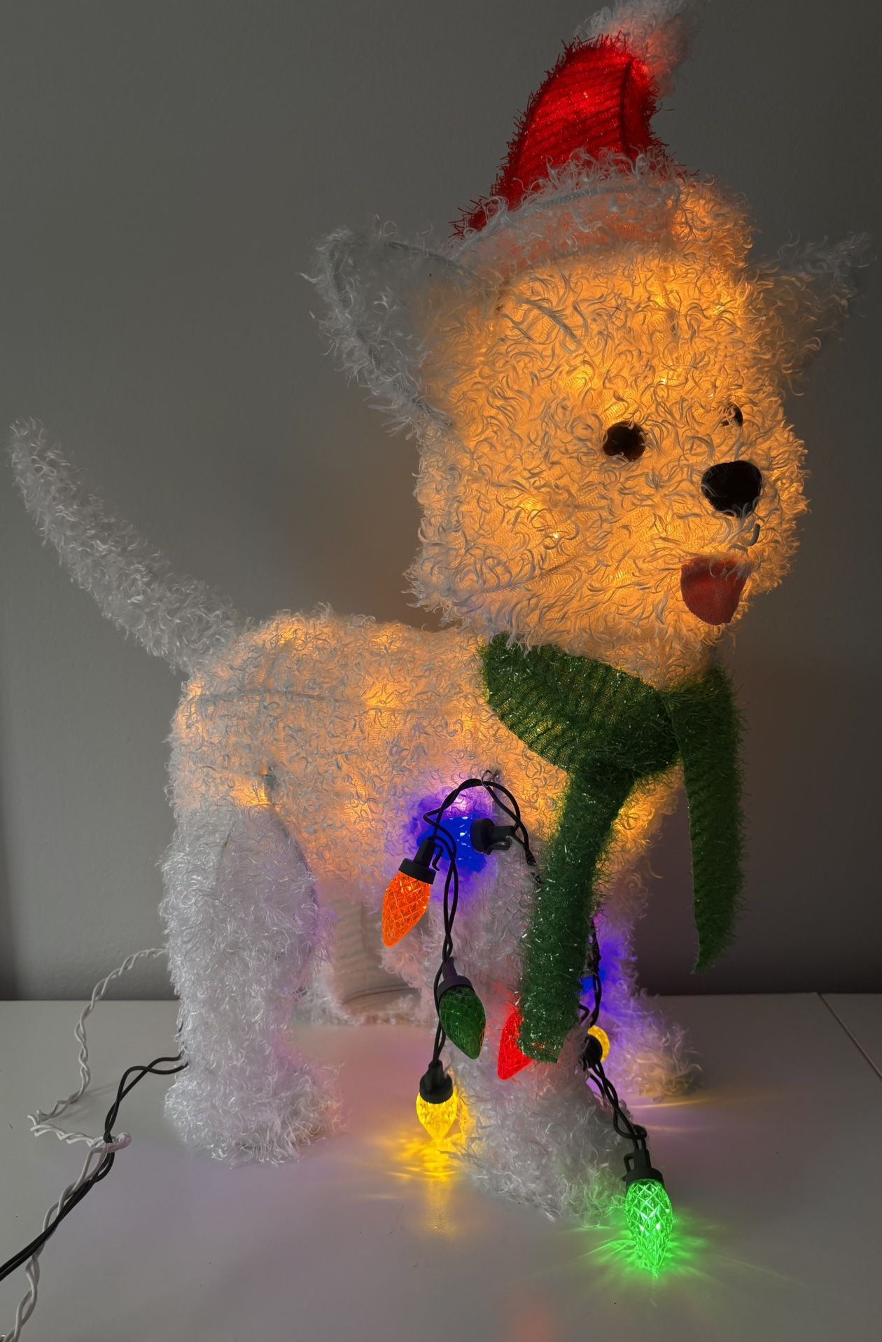 Holiday Time Light-Up Fluffy White Dog With Santa Hat🎄Read Full Description Below🎄