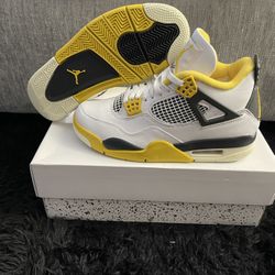 Air Jordan 4 Vivid Sulfur Multiple Sizes