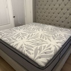 MOVE OUT SALE - SEALY POSTUREPEDIC KING MATRESS 