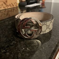 Gucci GG Supreme Men’s 85-34 Belt