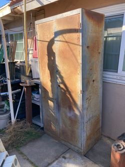 Cabinet metal dim. 36”x24”x78”