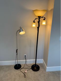 2 Floor Lamps – Good Condition