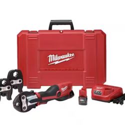 Milwaukee 12-Volt Lithium-Ion Force Logic Cordless Press Tool Kit 