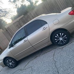 2005 Toyota  corolla