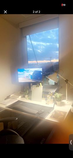 Dell 27" Monitor - Like New (Great Condition)