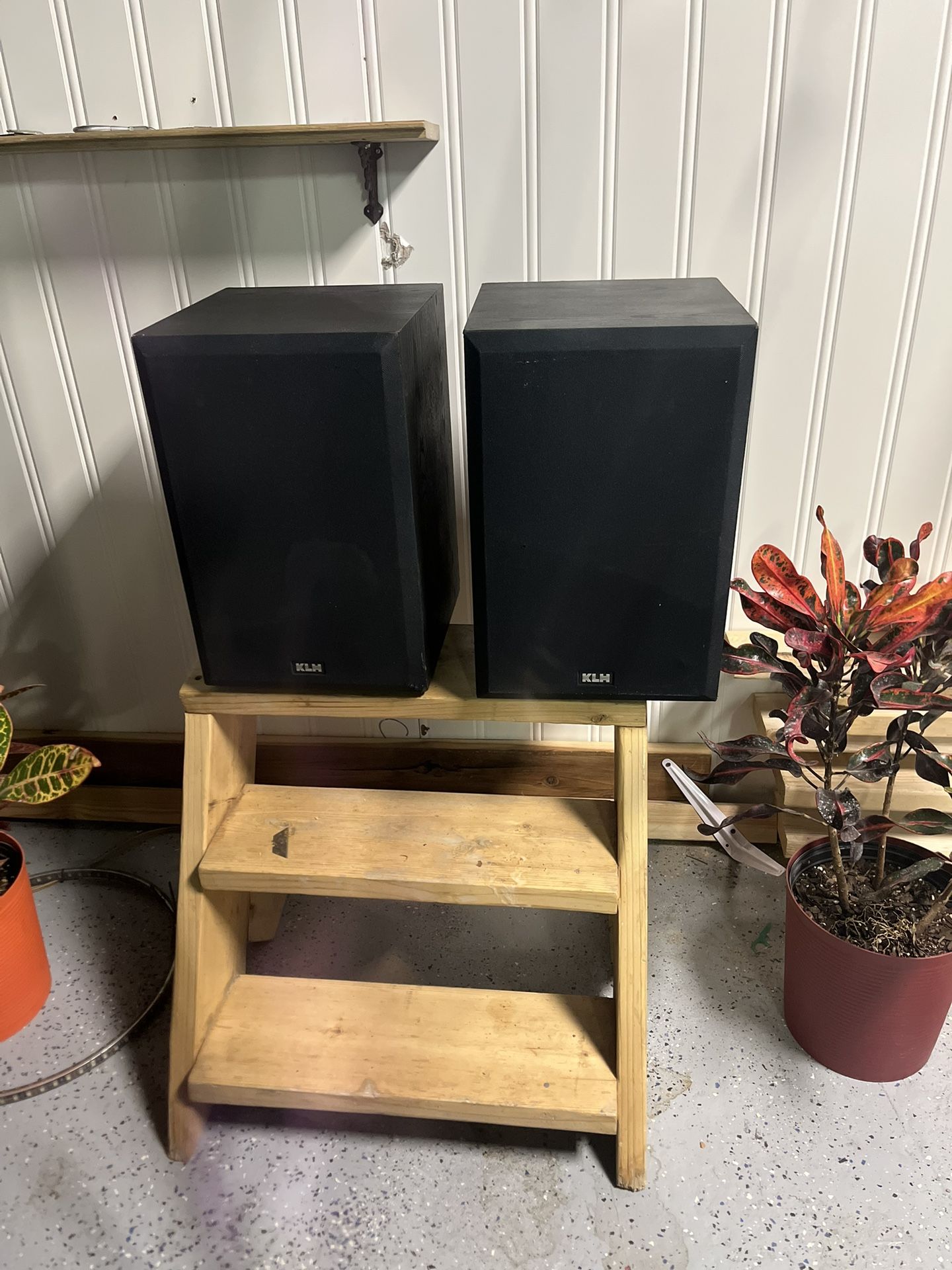 Lg Bookshelve Speakers