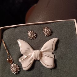 Necklace With Earrings And Butterfly Broch.