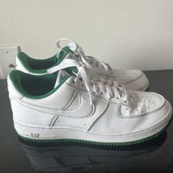 Nike Air Lows Green And White Mens Size 9 Barely Worn! 