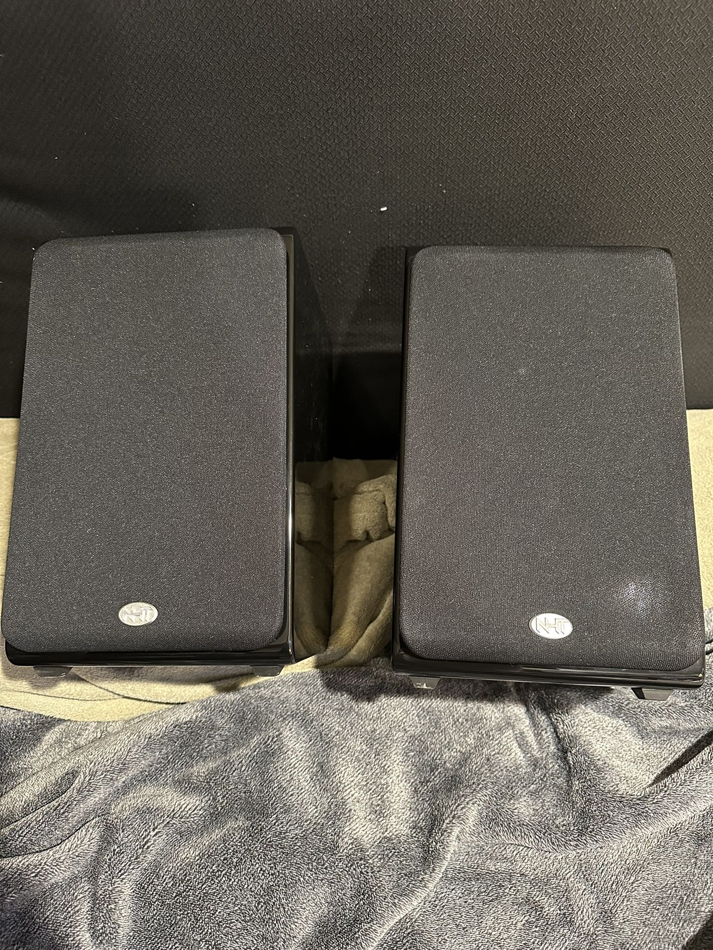 NHT SB3 Gloss Black Bookshelf Speakers