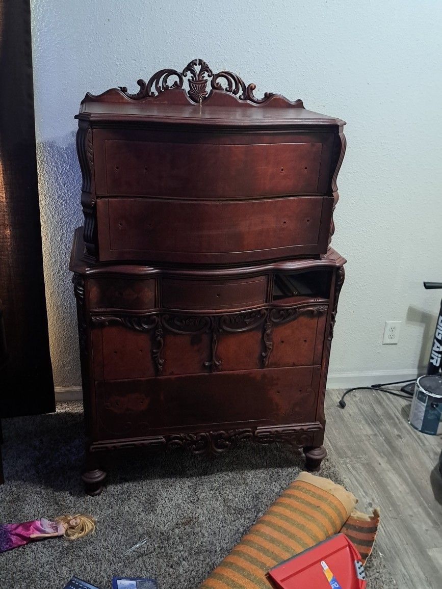 VICTORIAN MAHOGANY  DRESSER