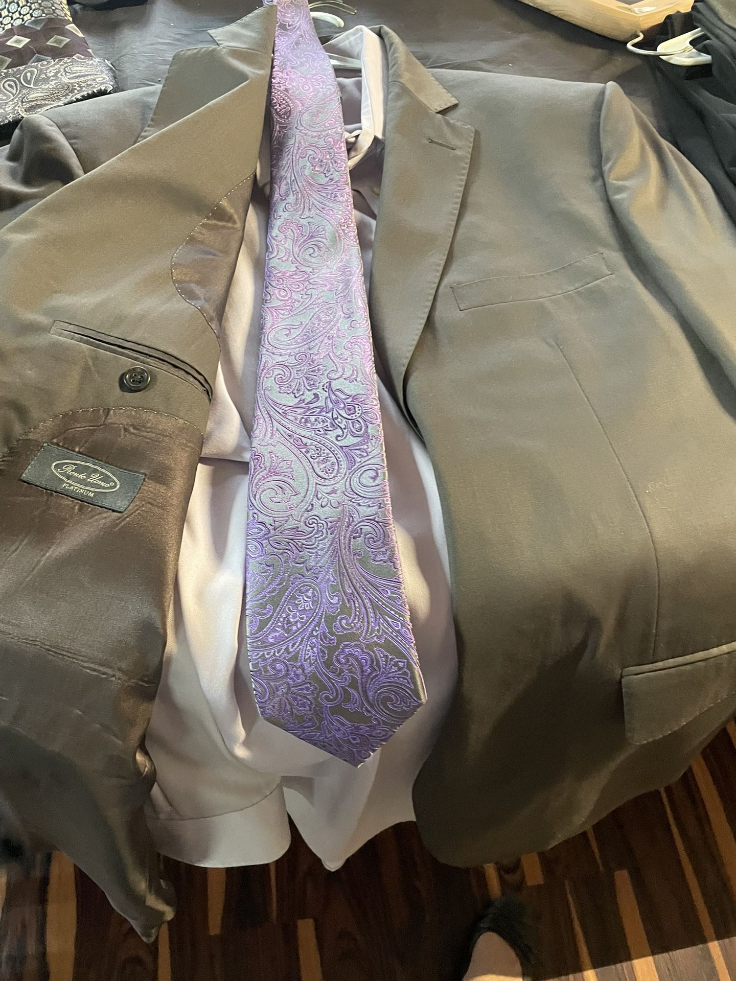 Pronto Vomo Men’s Suit Platinum