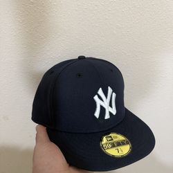 Fitted navy new era hat Yankees