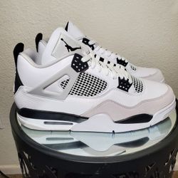 BRAND NEW JORDAN 4 MILITARY BLACK