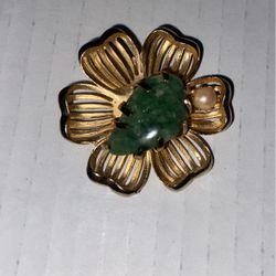 Vintage 60s Camelia Flower Brooch with Faux Pearls/Jade 