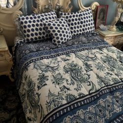 French Provincial 4 Piece Bedroom Set 