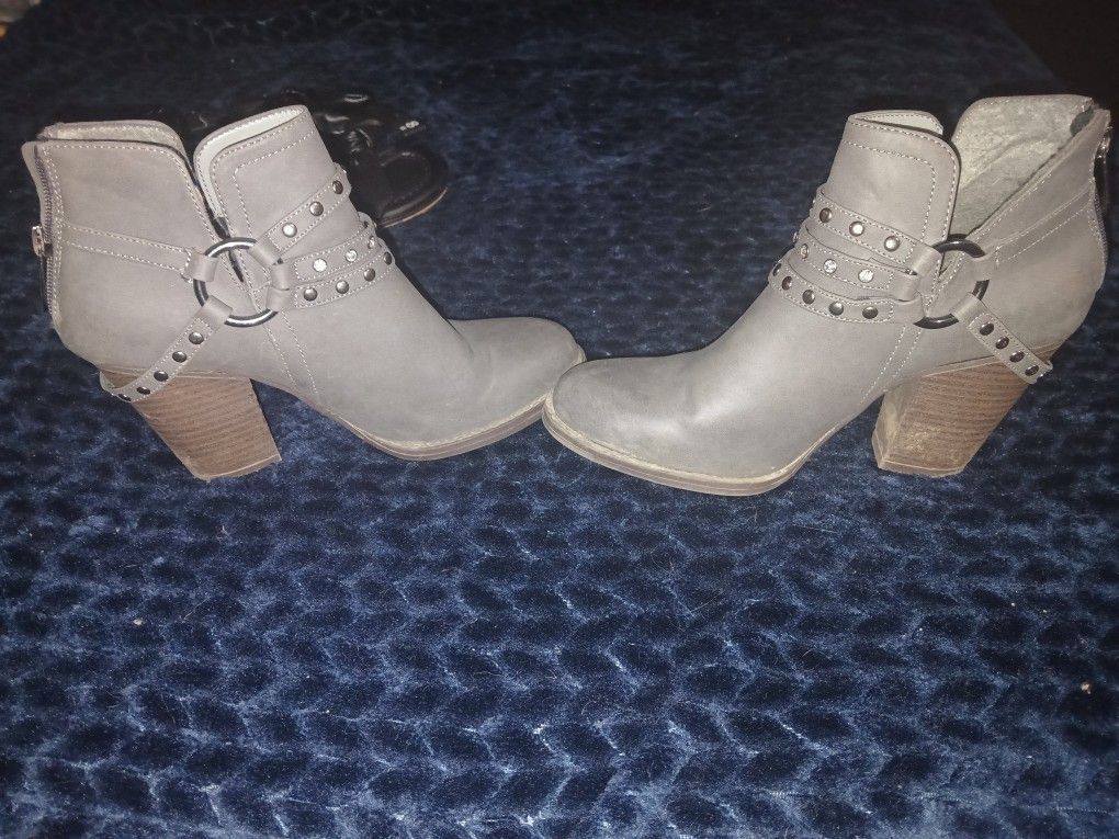 Boots Size 7 1/2 
