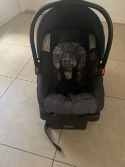 Baby graco car seat