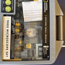 National Geographic 900x Microscope Set With Case