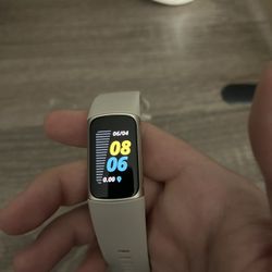Fitbit Charge 5