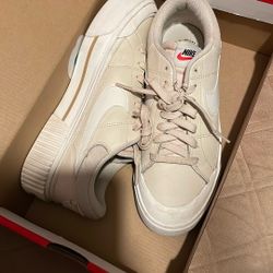 WMMS Nike Court Legacy Lift 