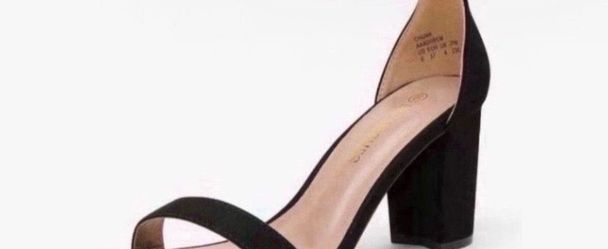 DREAM PARIS SIZE 6.5 BLACK SUEDE HEELS