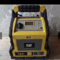 Cat Power Station with 1,200-Peak-Amp Jump Starter, Tire Compressor, and Power Inverter, CJ1000DXT