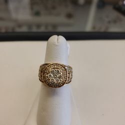 10k Gold Rings 8.7 Grams Size 7 Regular Price 1320 On Sale Right Now 999 If You Are Interested Ask For Maribel Thank You 😊 