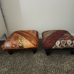 2 Small stools 