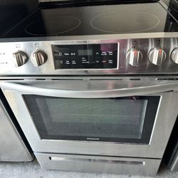 Frigidaire Slide Glas stove