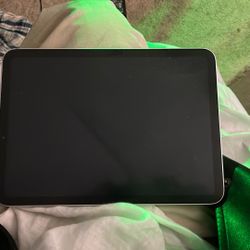 Apple iPad (10th Generation) 64GB  iPadOS 26.1 