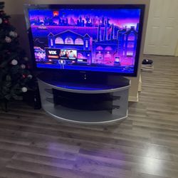 TV With Base 