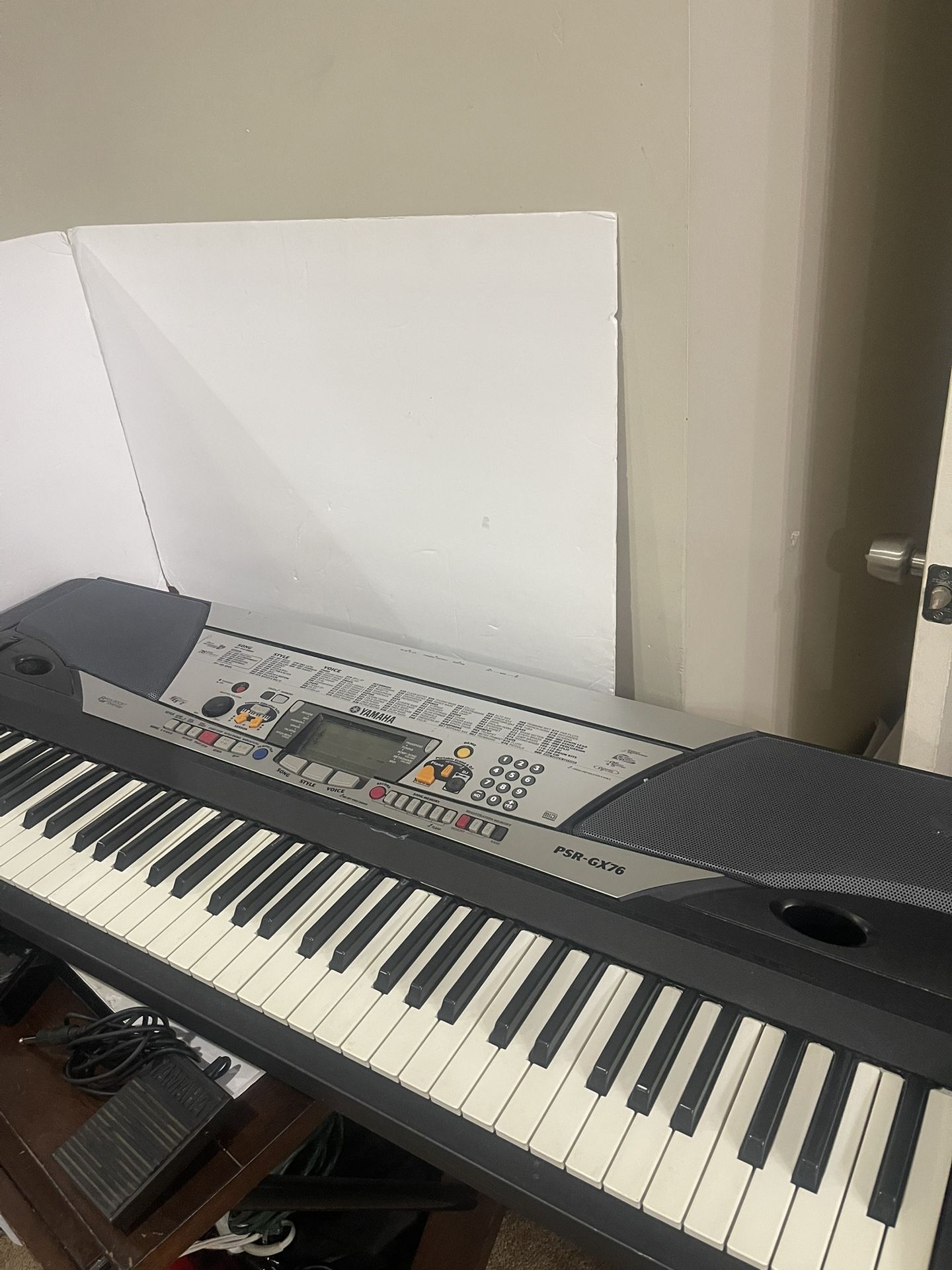Yamaha PSR-GX76 76-Key Electronic Keyboard W/ Lesson Mode, DJ Mode & Bass Boost.