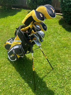 Men’s RH complete set of Acuity TurboMax golf clubs and bag