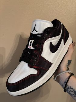 Wmns Air Jordan 1 Low SE Utility ‘White Black Red'