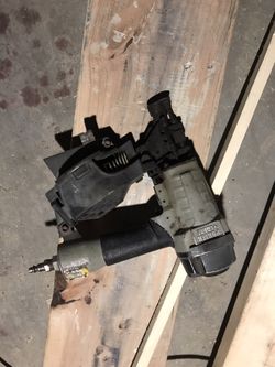 Roofing nailer