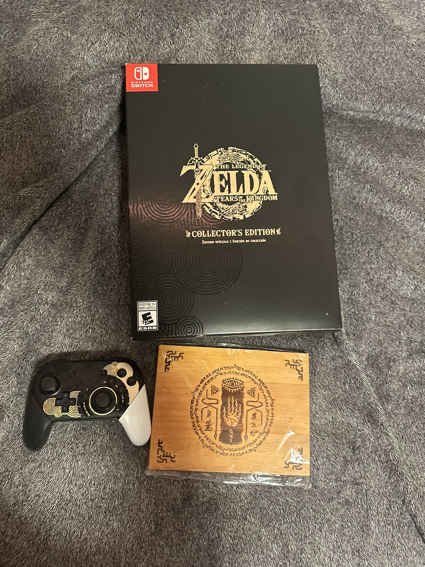 TOK Zelda Collector Box w/ Switch Controller