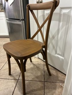 4 Resin Indoor/outdoor cross-back stack chairs