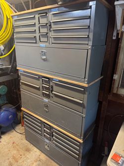 Adrian van drawers