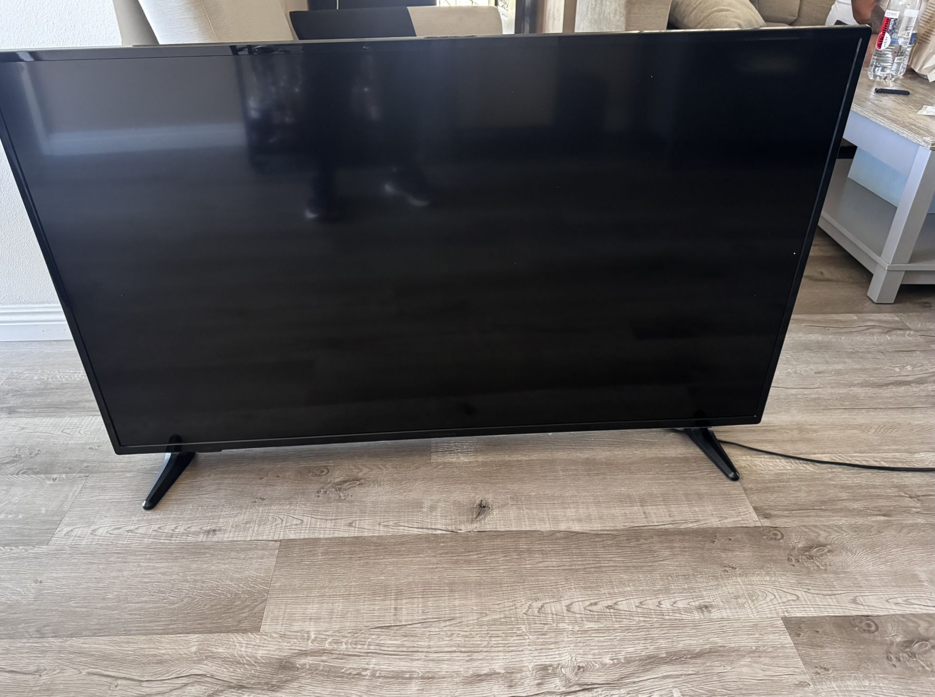 TV And Sound Bar With Sub Woofer 