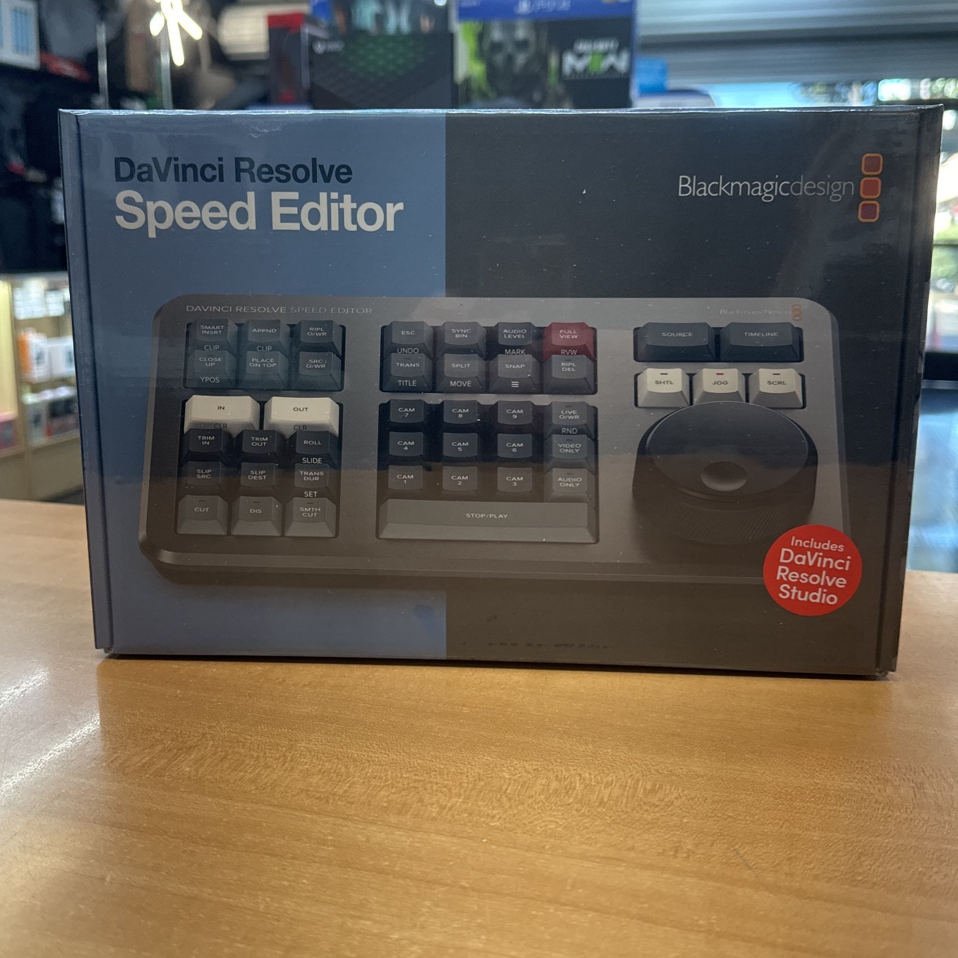 Blackmagic Design DaVinci Resolve Speed Editor with Studio Software